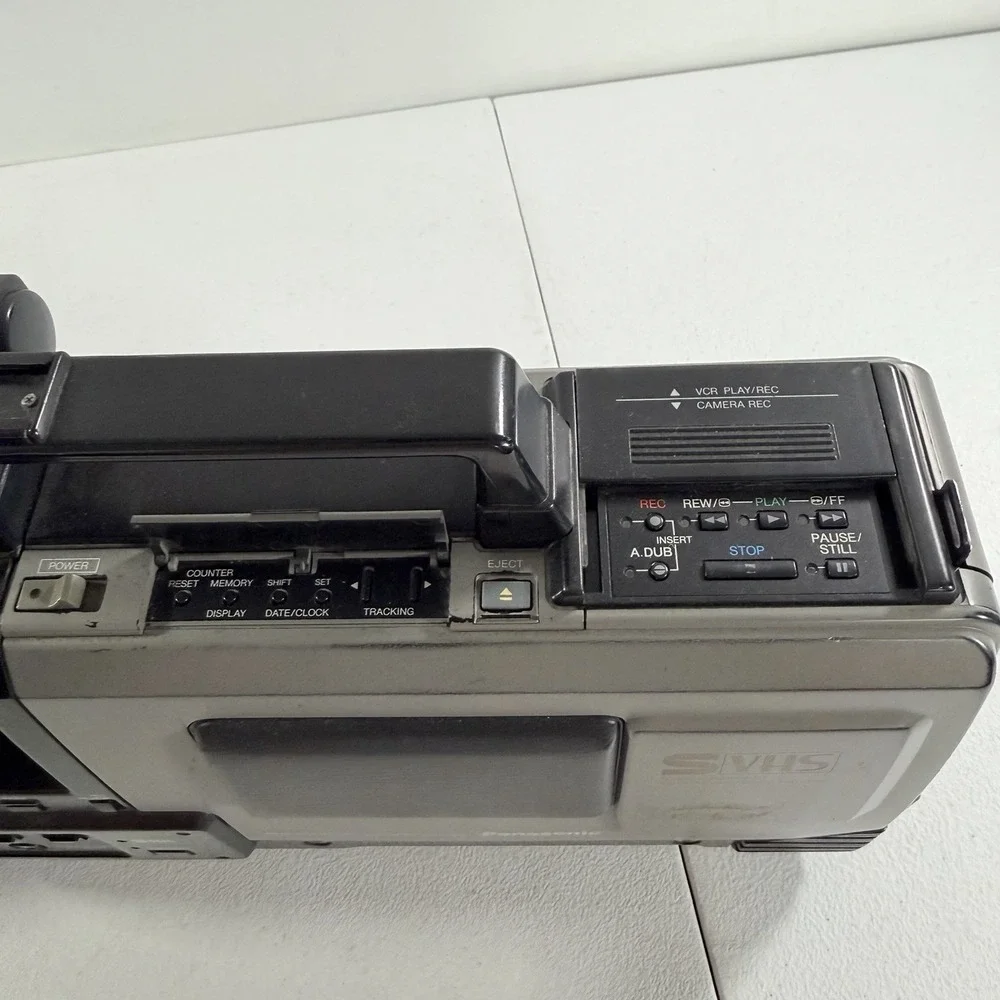 Panasonic AG-450‎ S-VHS Reporter Camcorder AS IS FOR REPAIR READ